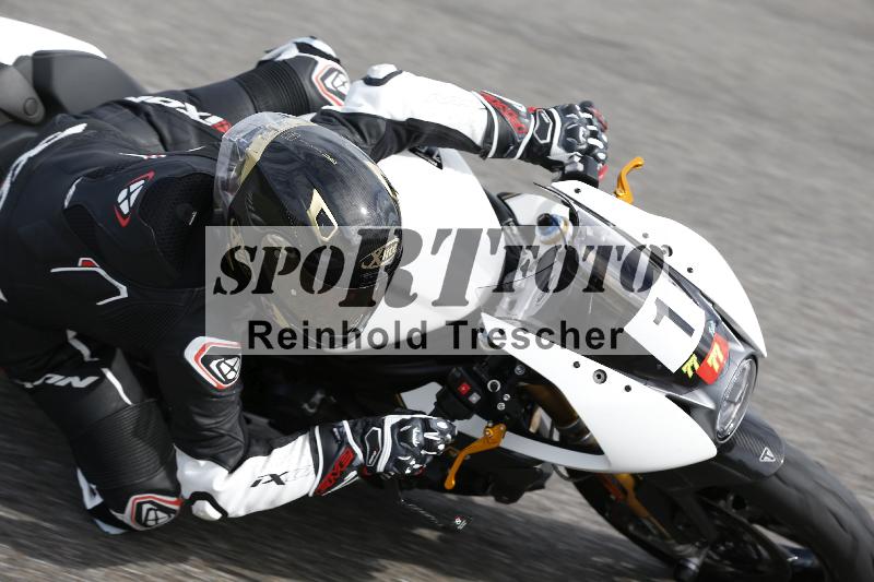 Archiv-2025/53 16.09.2025 Track Day Domi Aegerter ADR/Gruppe rot/1